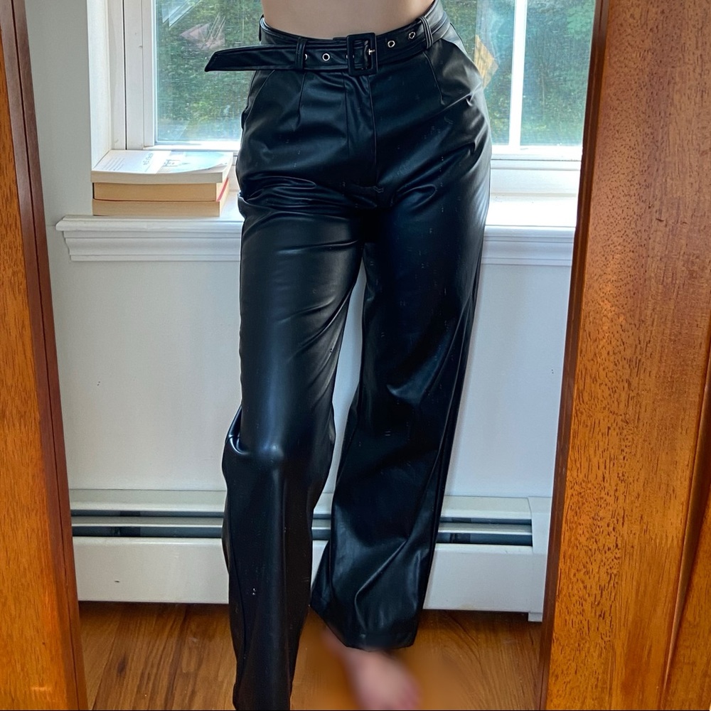 Missguided pleather pants🖤
